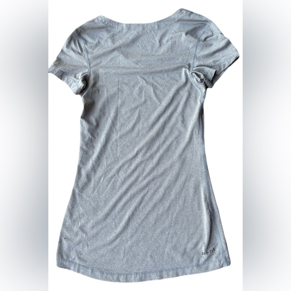 Nike Peo Women's Gray V-Neck Athletic Top - Picture 3 of 4
